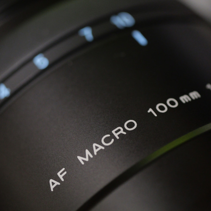 めがっさピンぼけ : MINOLTA AF 100mm F2.8 MACRO (New)